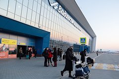 Летевшие во Владивосток самолеты резко сменили курс и ушли на запасной аэродром