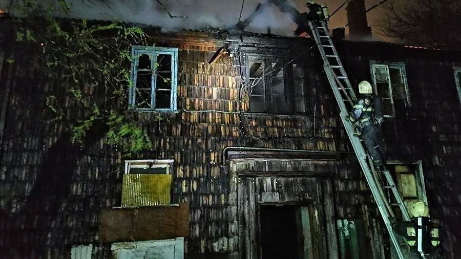 Многоквартирный дом загорелся в Астрахани<br />
