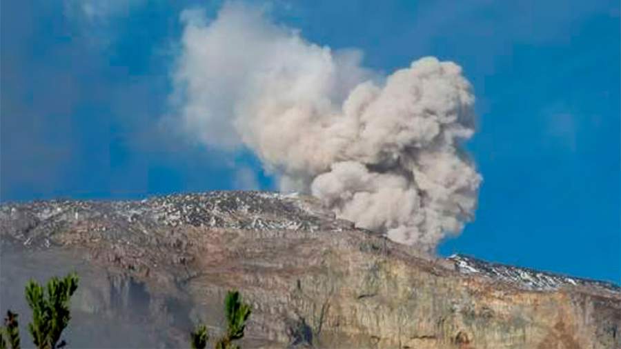 В Колумбии проявил активность один из самых опасных вулканов мира — Невадо-дель-Руис<br />
