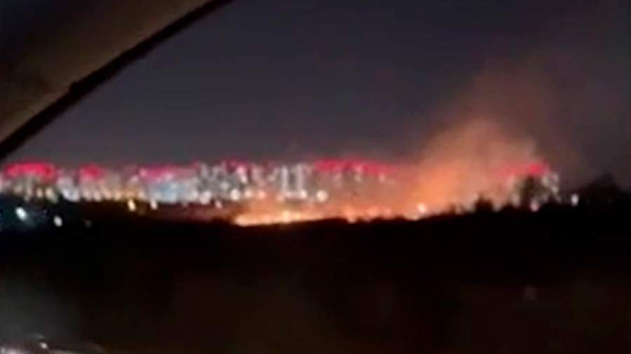 В Новой Москве начался пожар в поле<br />
