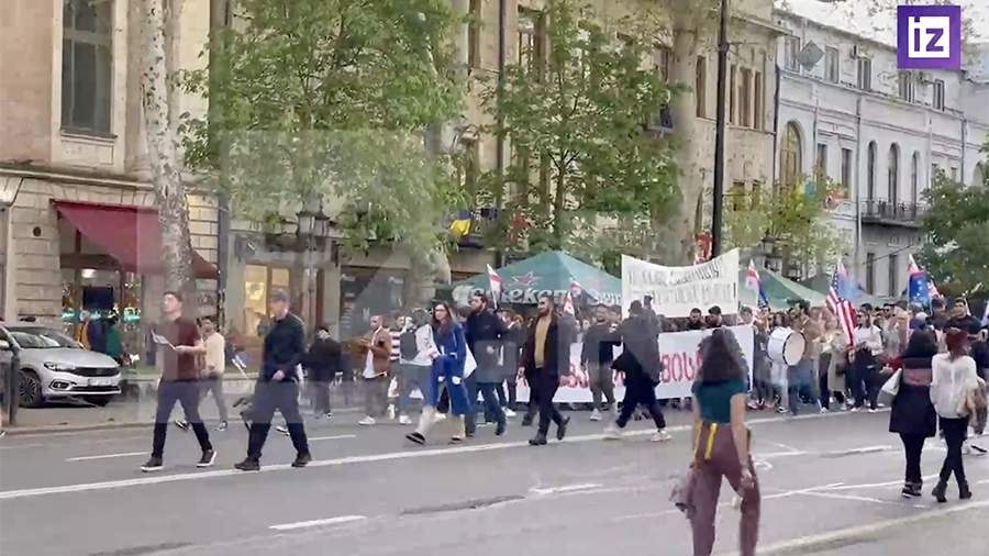 В Тбилиси начался митинг против действующей власти<br />
