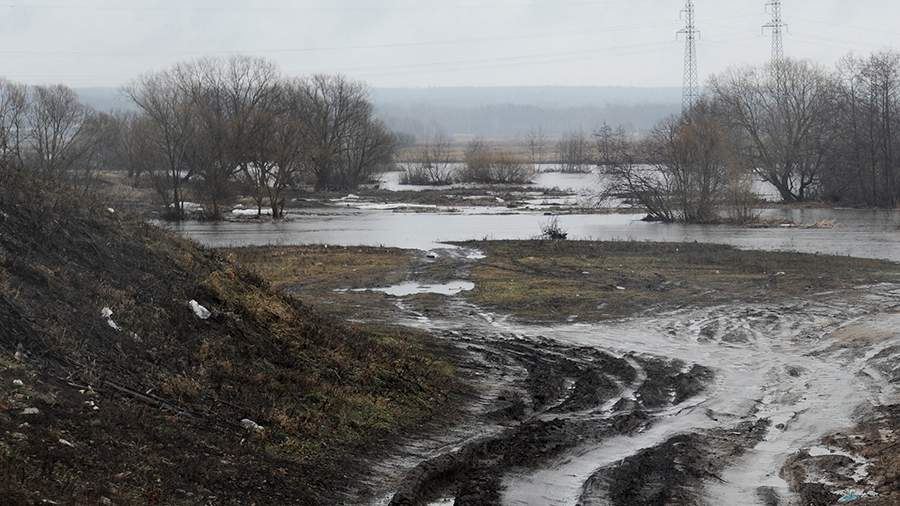 В трех областях Украины из-за весеннего паводка нарушено транспортное сообщение<br />
